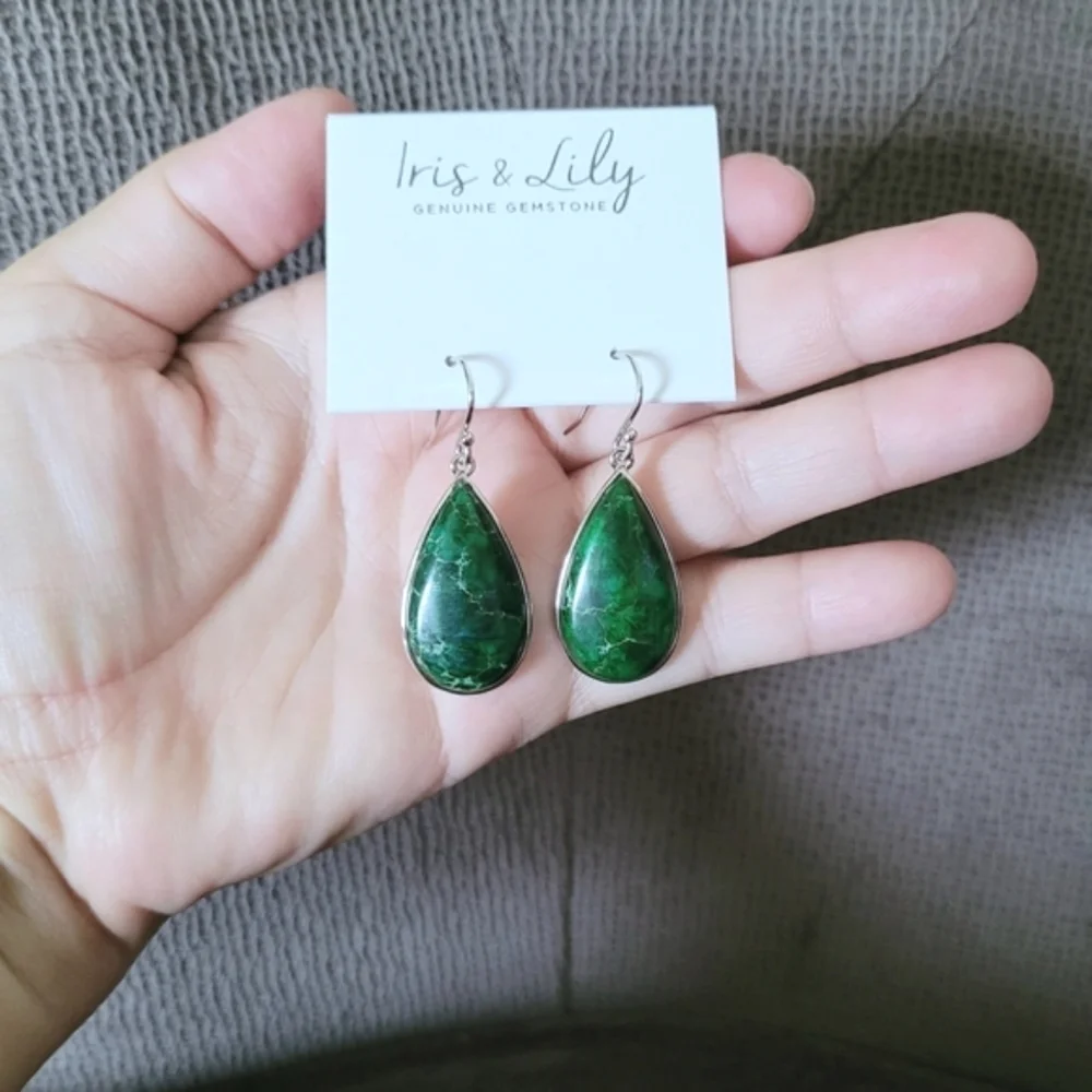 Iris & Lily Green💚 Jasper Earrings - Picture 15 of 16